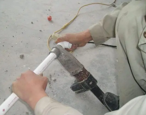 带岭漏水维修电话